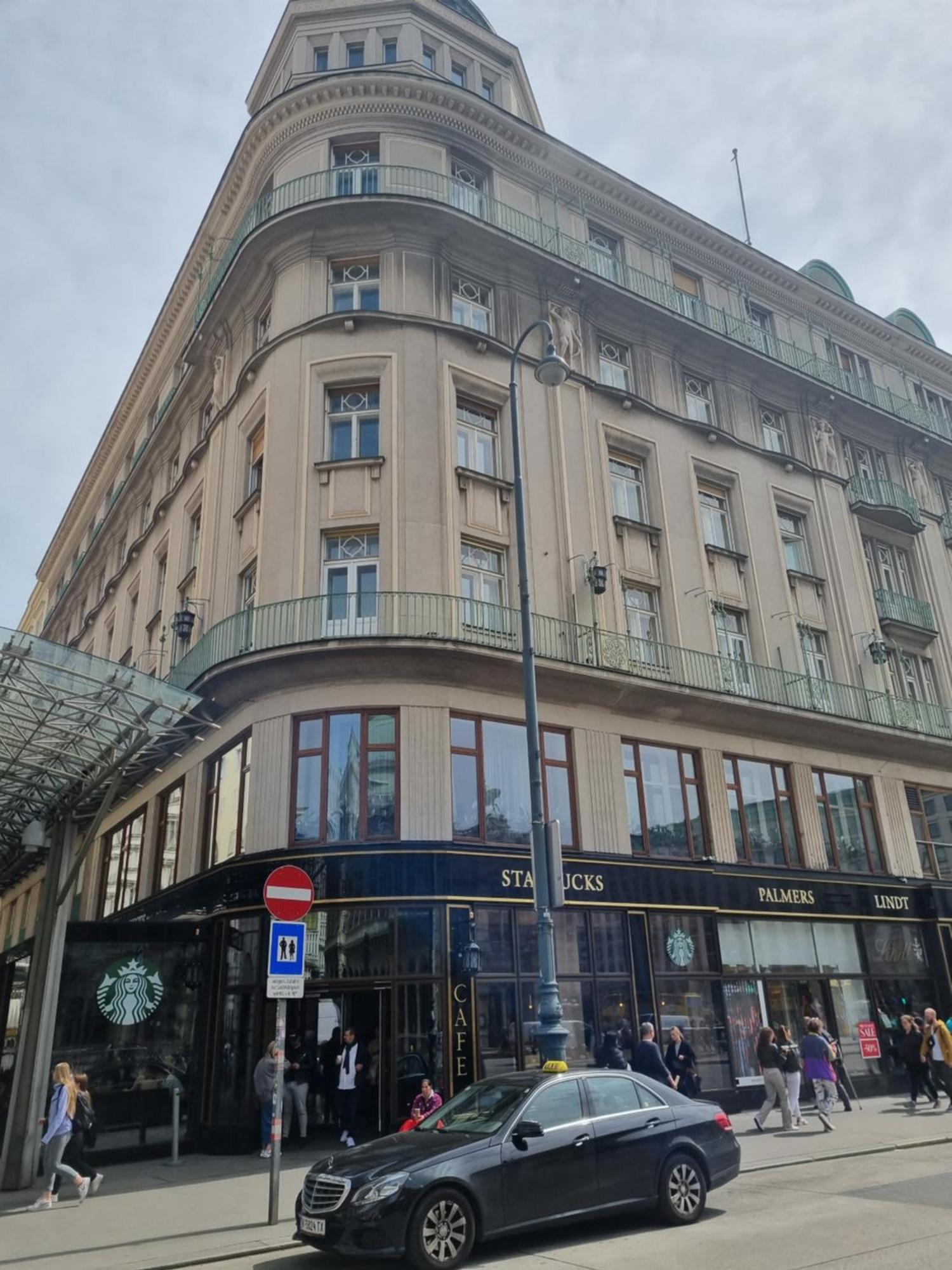Prestige Vienna Apartment ภายนอก รูปภาพ