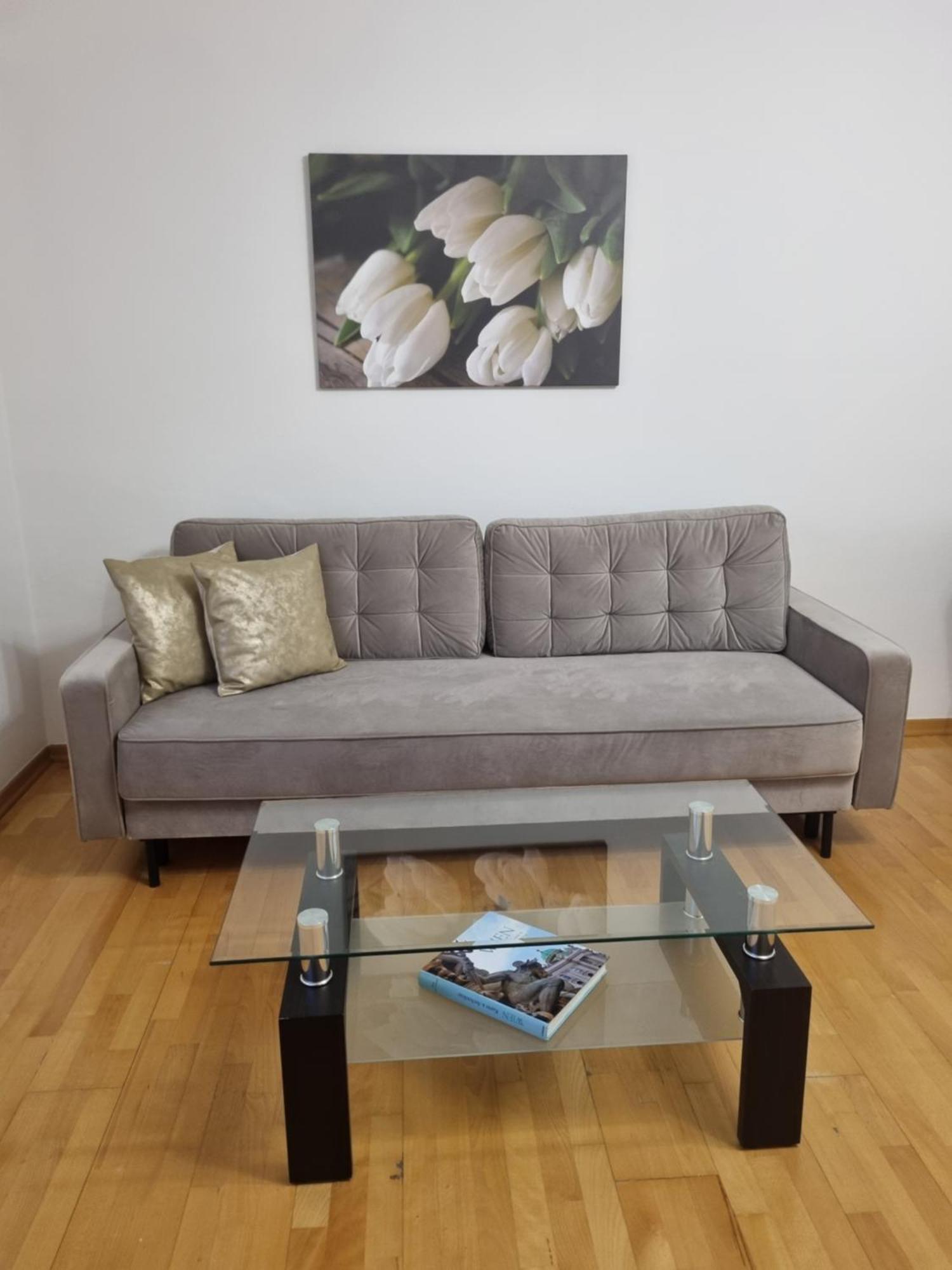 Prestige Vienna Apartment ภายนอก รูปภาพ