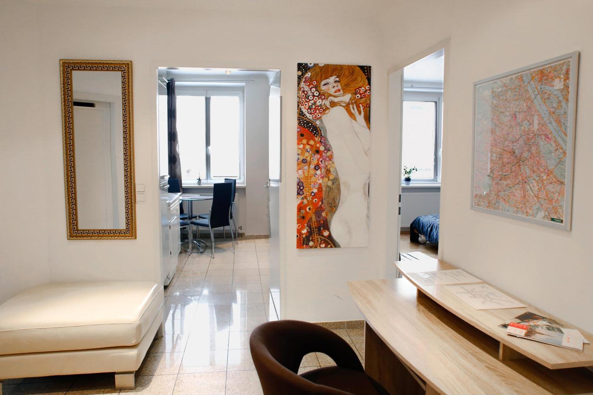 Prestige Vienna Apartment ภายนอก รูปภาพ