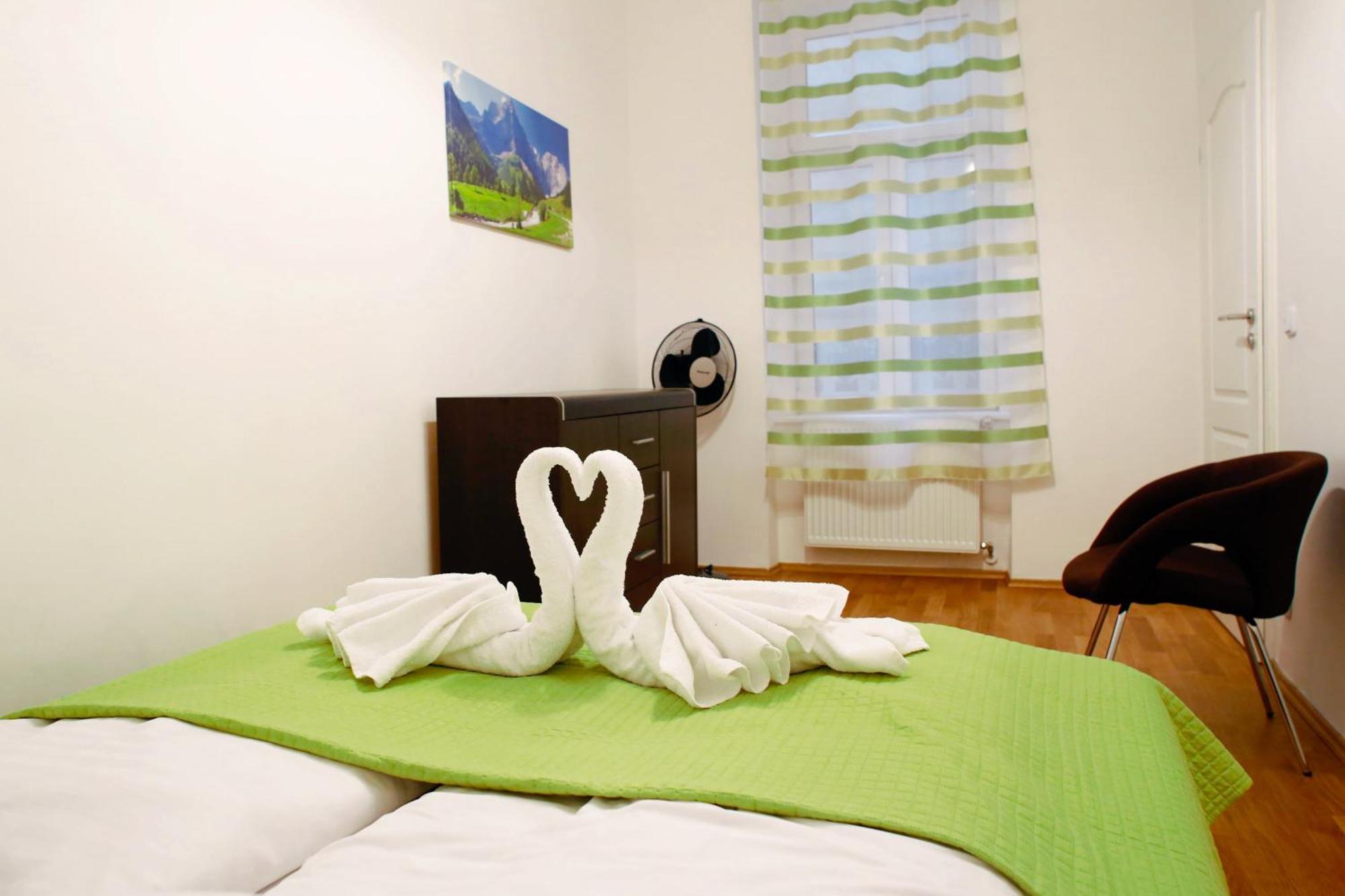 Prestige Vienna Apartment ภายนอก รูปภาพ